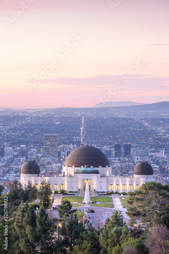 Fototapeta Griffith Observatory and Los Angeles at sunrise;