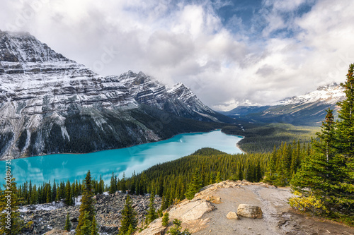 Фотография Peyto lake resemble of fox in Banff national park at Canada