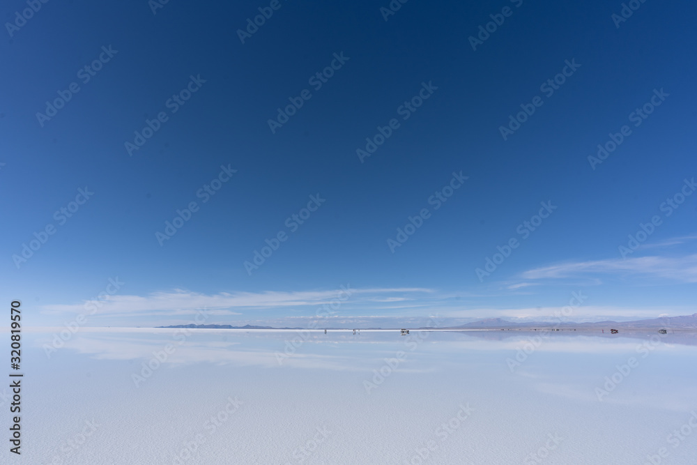 ウユニ塩湖と雲