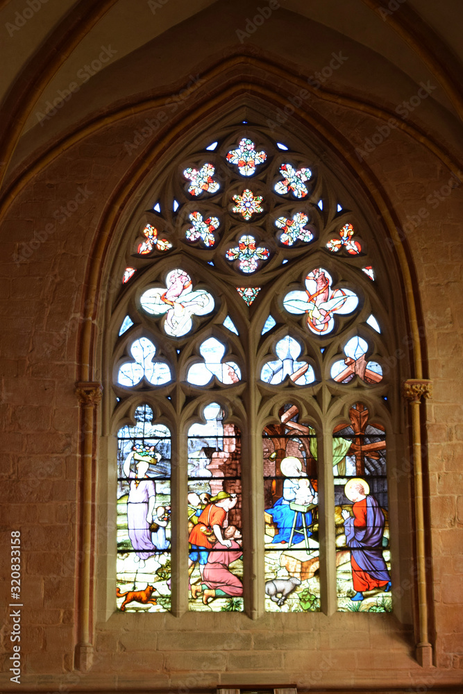 Quimper sa magnifique cathédrale et ses splendides vitraux