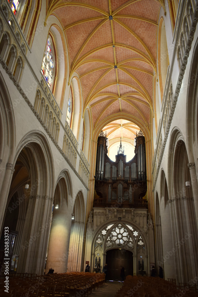 Quimper sa magnifique cathédrale et ses splendides sculptures