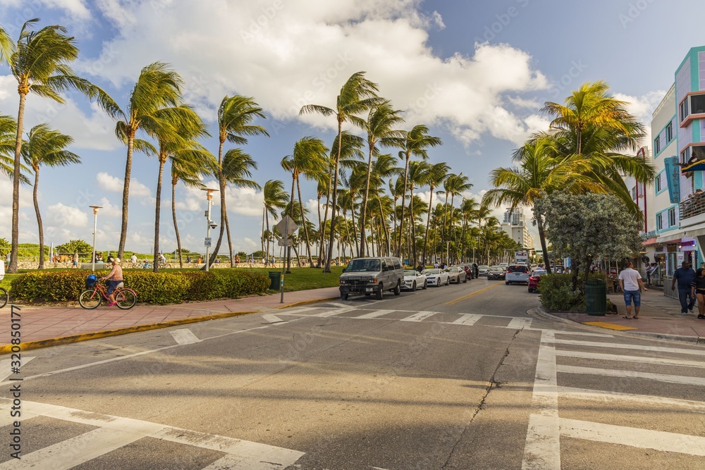 Exploring the Vibrant Streets of Miami Beach: A Cultural Journey