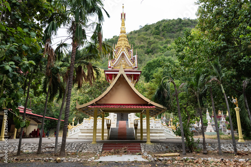 Photography Wat Ban Tham, temple au milieu de la forêt de Kanchanaburi, Thaïlande