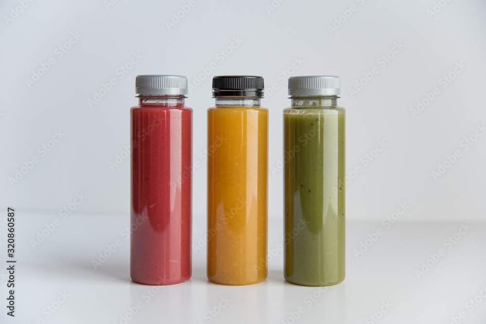 Zumos naturales de fruta en botella Zumos naturales de fruta en botella