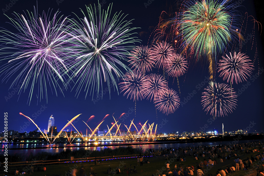 Fototapeta premium 2013 Taipei Dadaocheng Music and Fireworks Festival