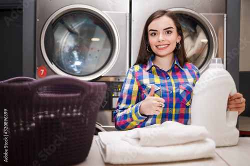 Fotografija Girl pleased with the result of washing