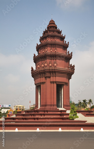 Independence monument in Phnom Penh. Cambodia photo