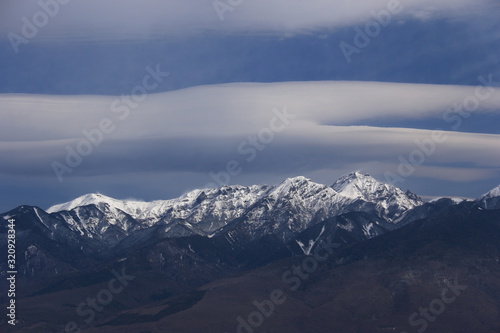 入笠山から　冬の八ヶ岳連峰　南八ヶ岳パノラマ © DONDON2018