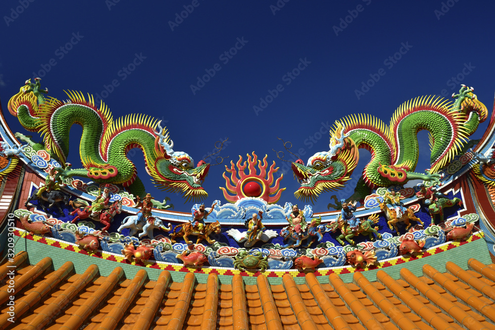 dragons on temple roof Keelung dragons on temple roof Keelung