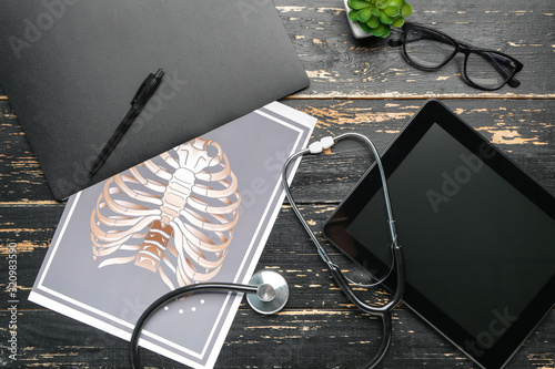 Stethoscope with tablet com...