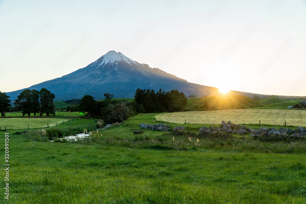 Fototapeta premium Mount Taranaki in New Zealand