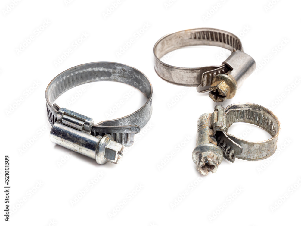 Obraz premium verschiedene Schlauchschellen isoliert auf weißen Hintegrund