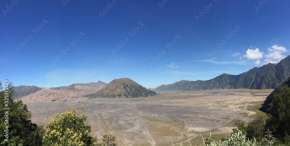 Naklejka premium landscape view of the Bromo Volcano in Indonesia 
