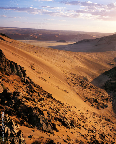 Wallpaper Mural DESERT EN NAMIBIE Torontodigital.ca
