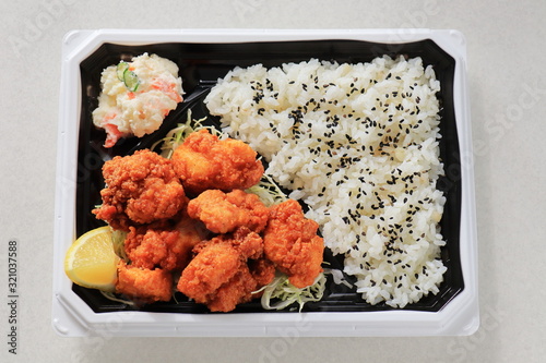 唐揚げ弁当 photo