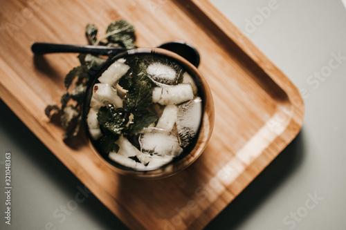cha de hortelã com abacaxi