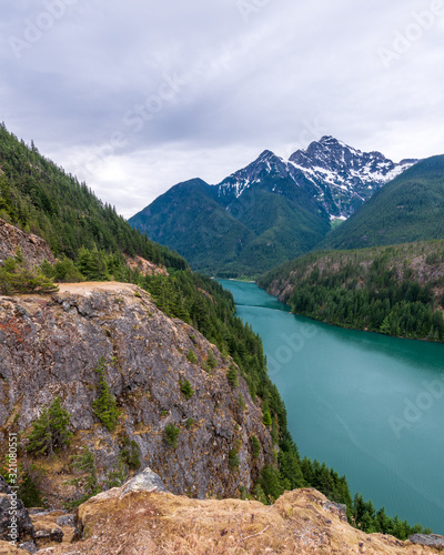 Fototapeta Naklejka Na Ścianę i Meble -  Mountain landscape with Diabolo Lake, Cascades National Park, Washington, USA