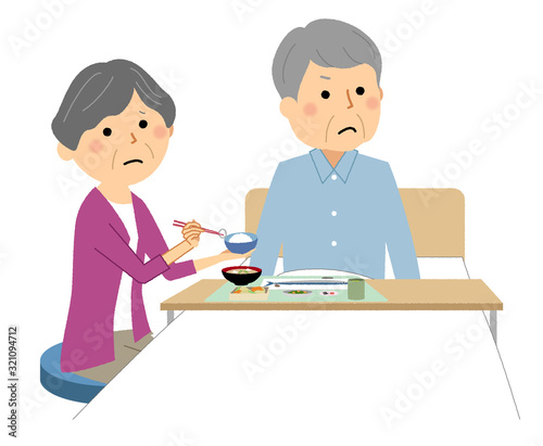 食事を嫌がる高齢者　食事介助　老老介護