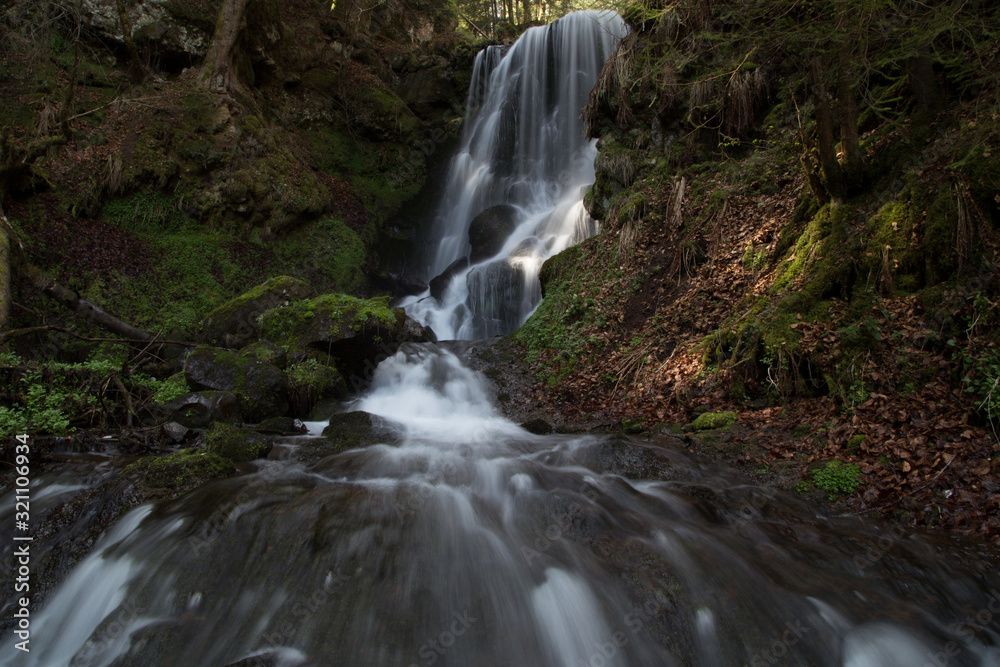 Naklejka premium Cascade - Auvergne - France