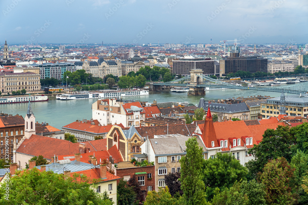 Obraz premium Budapest, Hungary cityscape and urban skyline
