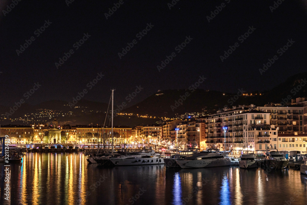 Port Lympia  de Nice la nuit - Port Lympia of Nice by night