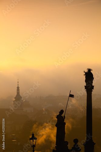 Φωτογραφία Sunrise over Lesser Town, Prague, Czech Republic.