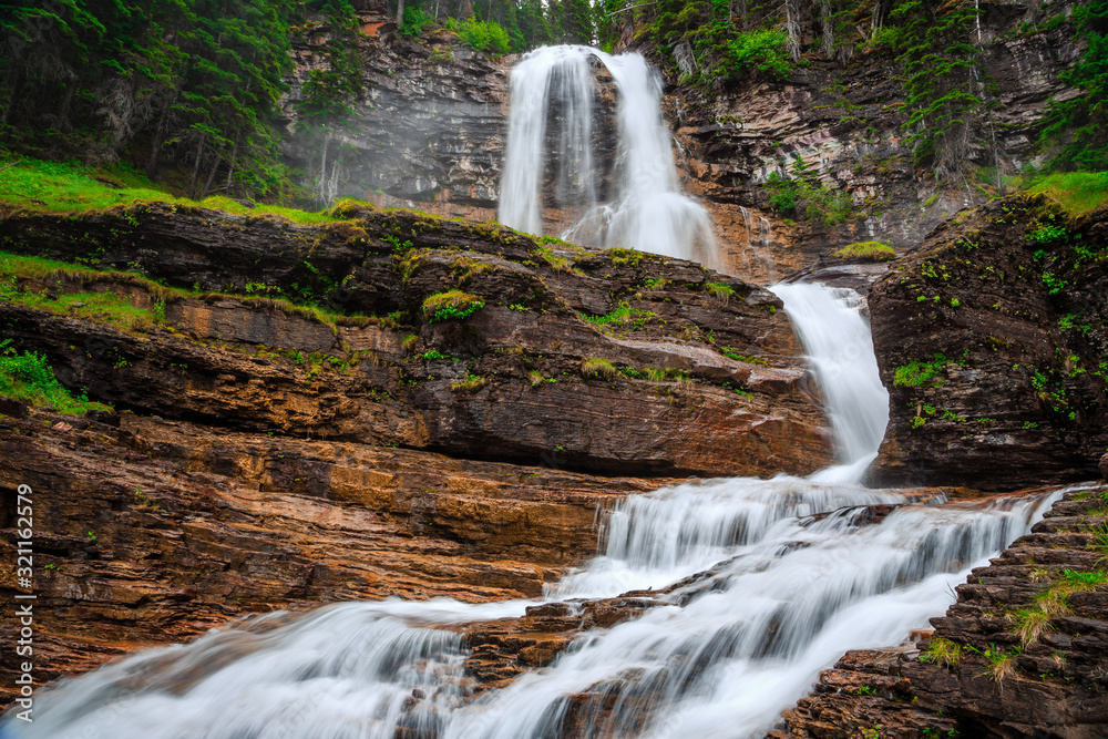 Fototapeta premium Virginia Falls in Glacier National Park in Montana