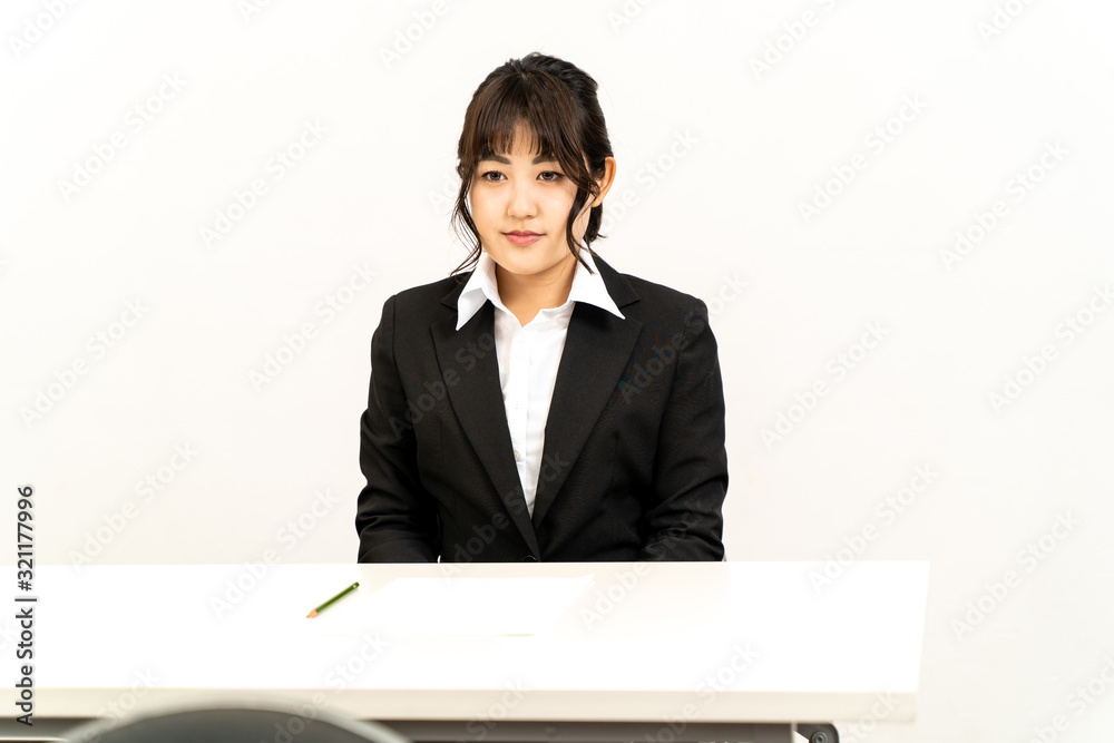 就職活動をする女性 就職活動をする女性