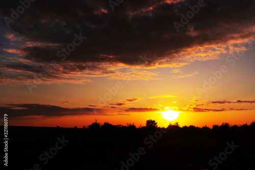 (30)_DSC07980_Sunset_over_field