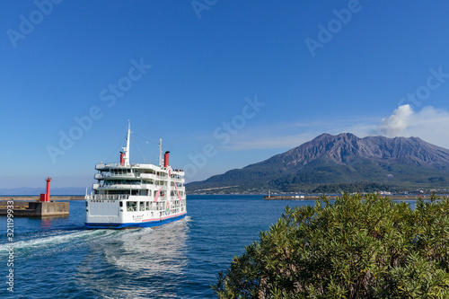Konstfotografi 桜島と桜島フェリー