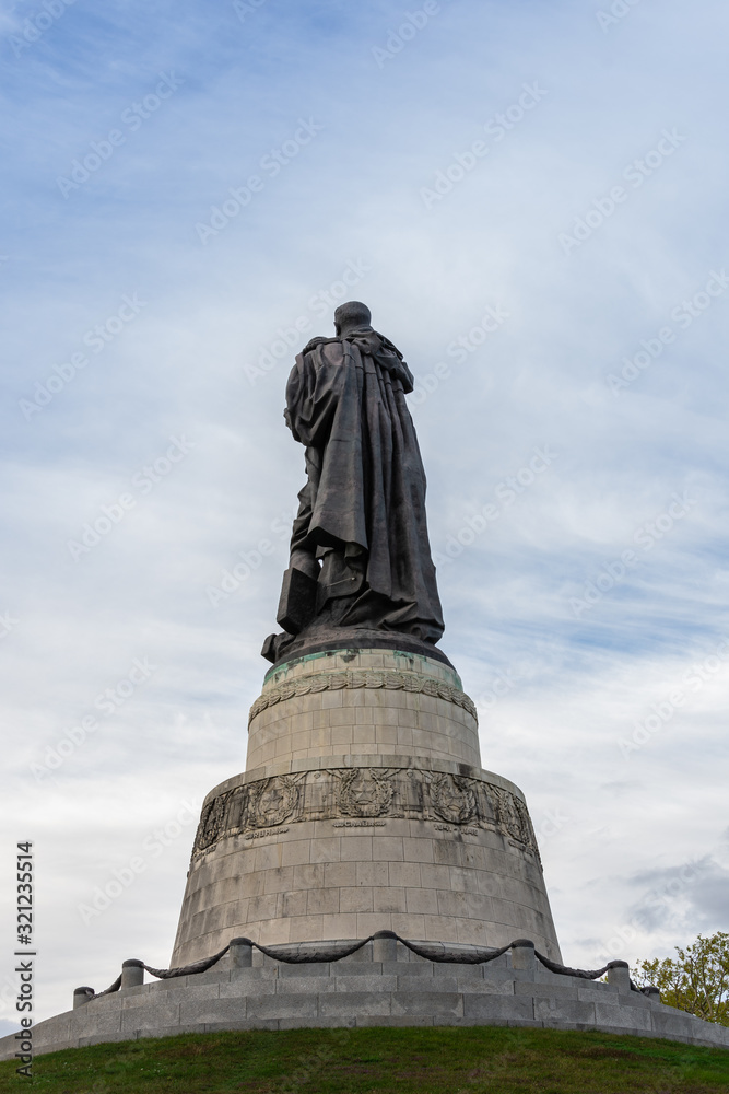 Fototapeta premium The Soviet War Memorial in the Treptower Park, Berlin