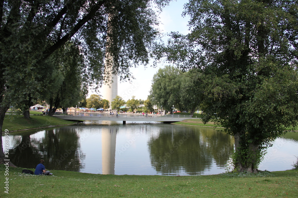 Obraz premium lake in park