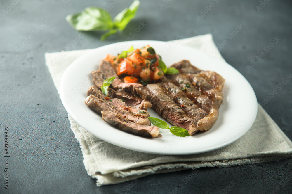 Grilled beef streak with fresh tomato salsa Grilled beef streak with fresh tomato salsa