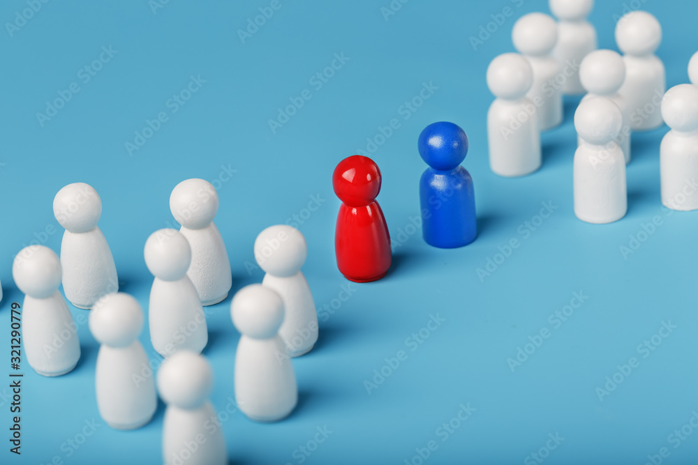 The conflict between two companies and a business, the rivalry of Leaders in blue and red leads a group of white employees to compete, Staff recruitment.