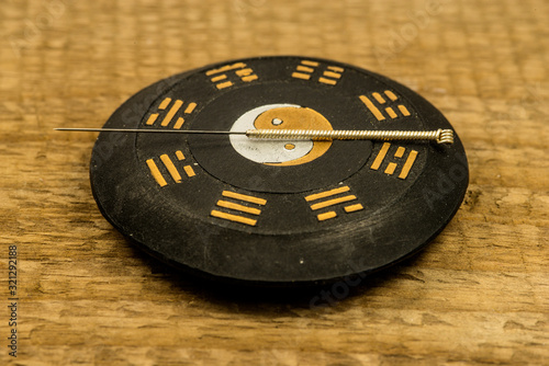 Tableau sur toile acupuncture needle on Chinese Taoism symbol