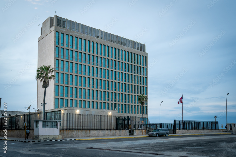 Obraz premium Cuba Havana, US Embassy