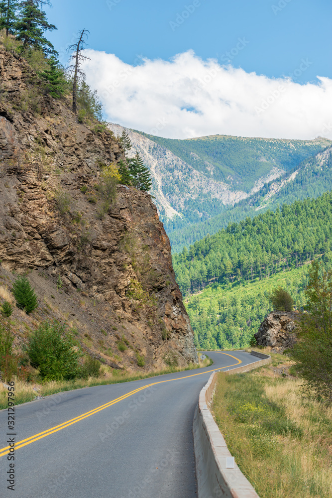 Naklejka premium Rocky Mountains. Mountain Road in Canada.
