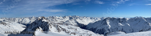 Bergpanorama des Oetztaler Gletschers photo