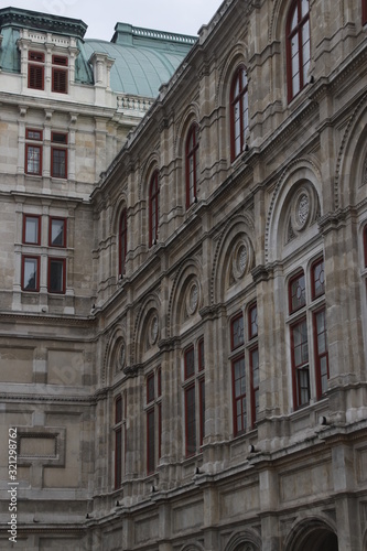 Building in the downtown of Vienna © Laiotz