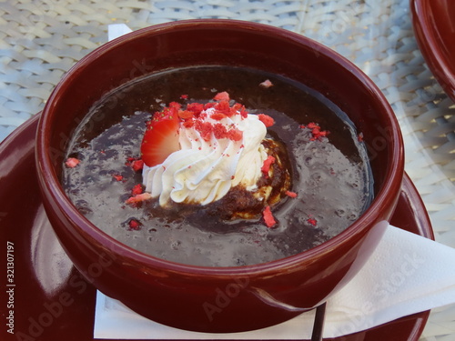 Bread soup with cream