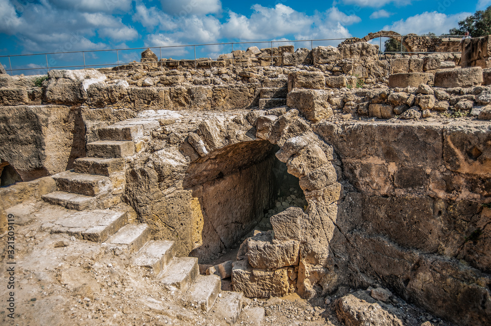 The fortress to protect Paphos from the Arabs was erected by the Byzantines in the 7th century. In 1200, the crusaders reinforced the fortress, but the 1222 earthquake finally destroyed it.       