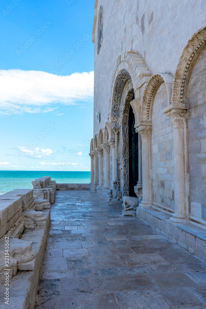 Cathédrale de Trani, Pouilles