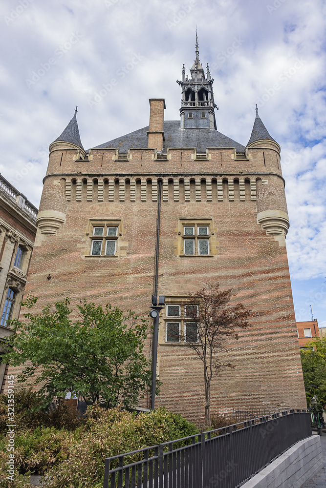 Donjon at back of City hall (Capitolium) of Toulouse. Designed to hold gunpowder and archives, this building constructed in 1525. Square Charles de Gaulle, Toulouse, Haute-Garonne, Occitanie, France.