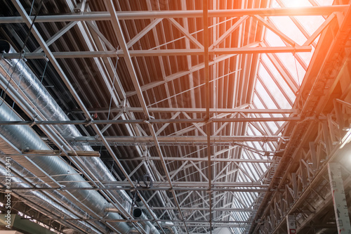 Tableau sur toile openwork steel ceiling with ventilation and air conditioning system