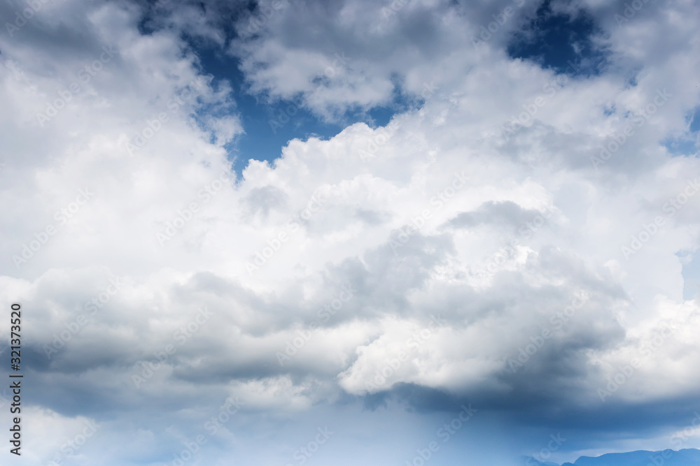 Obraz premium clouds in the blue sky