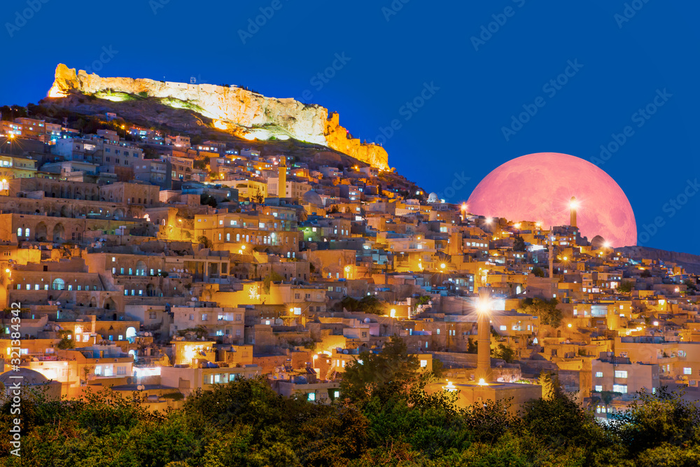 Mardin old town with moon rise - Mardin, Turkey "Elements of this image furnished by NASA - obrazy, fototapety, plakaty 
