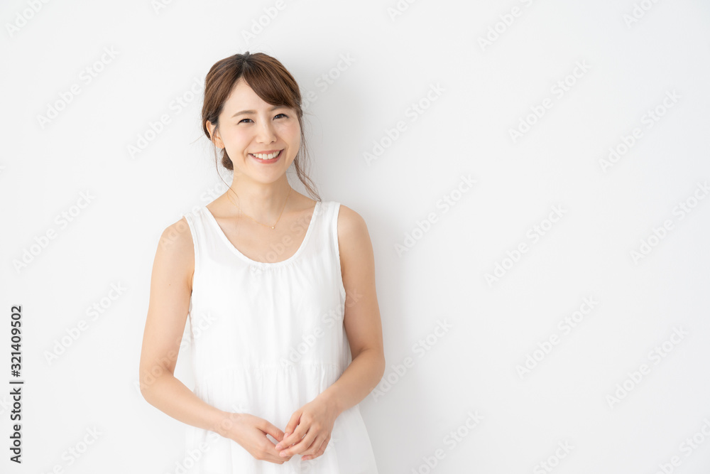 女性 白ワンピース 女性 白ワンピース