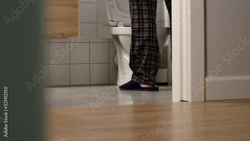 TIME-LAPSE: Aged man many times runs to a toilet in the night