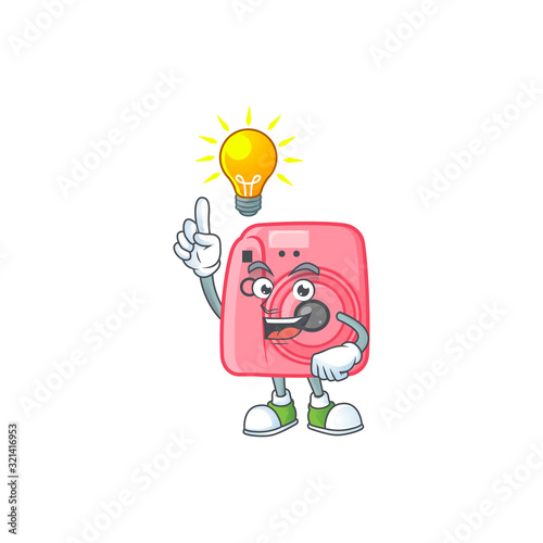 Smart instan camera cartoon character has an idea