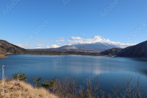 本栖湖からの富士山